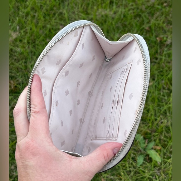 EUC Kate Spade Larchmont Avenue Breezy Floral Half Moon Zip Wristlet - Picture 7 of 14